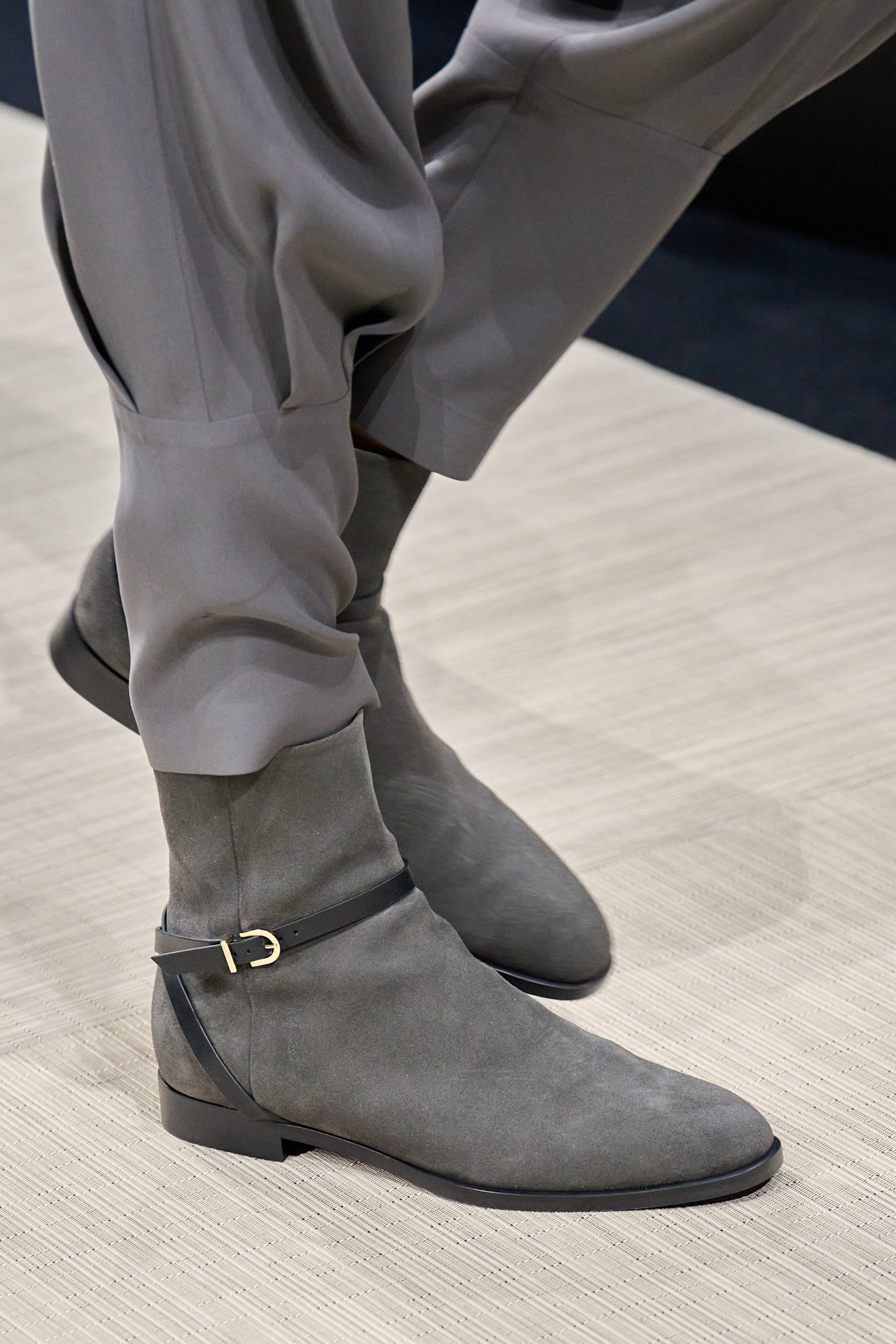 Giorgio Armani بوت مسطح بساق قصيرة من