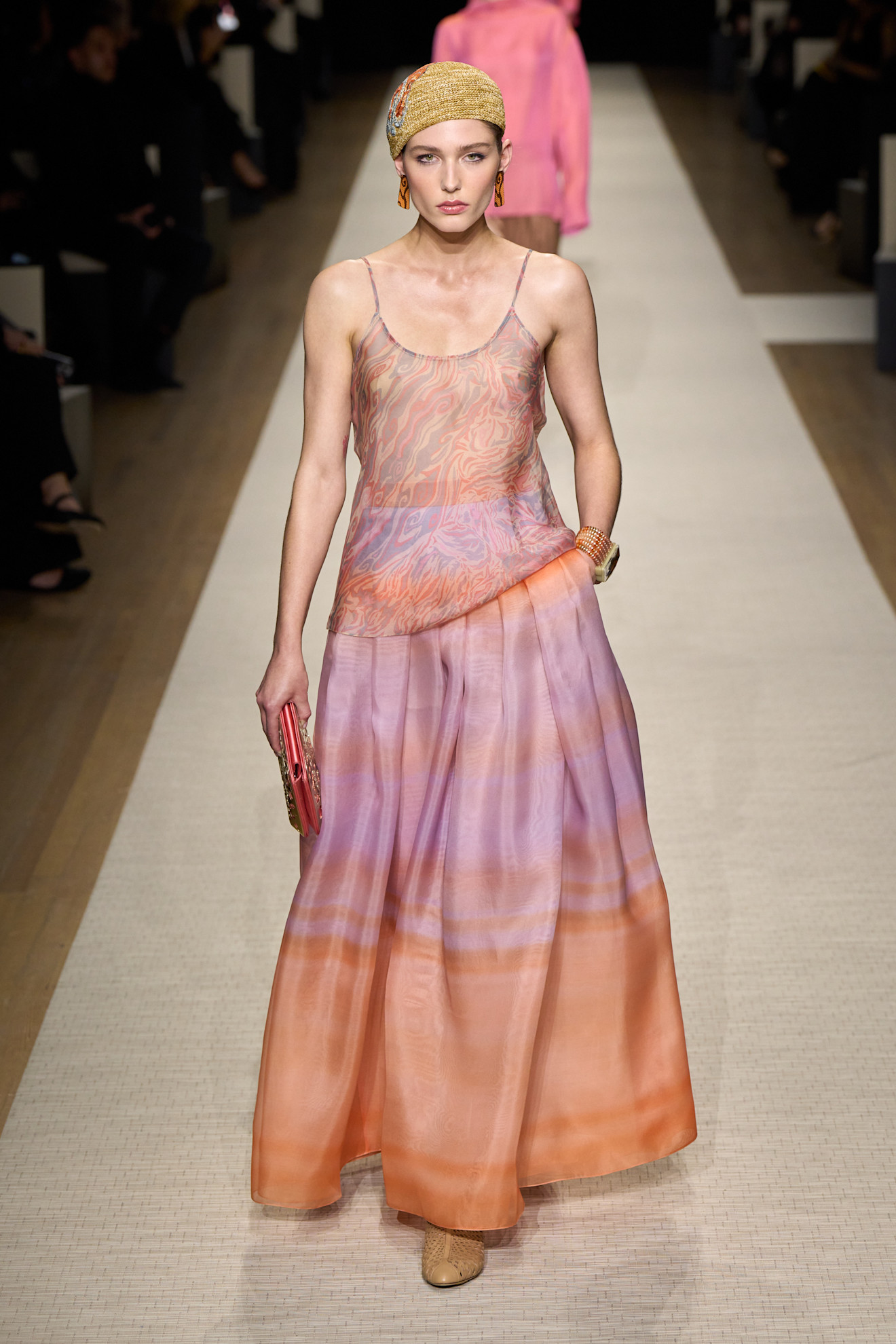 Giorgio Armani تدرجات زاهية في فستان من