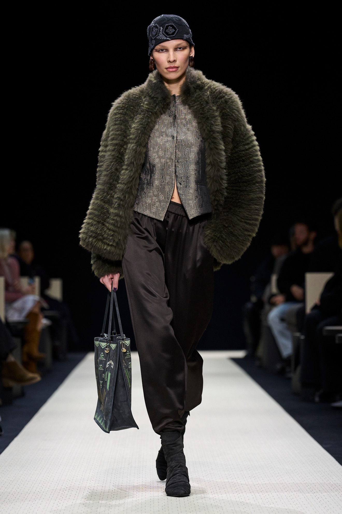 من مجموعة Giorgio Armani لخريف وشتاء 2025