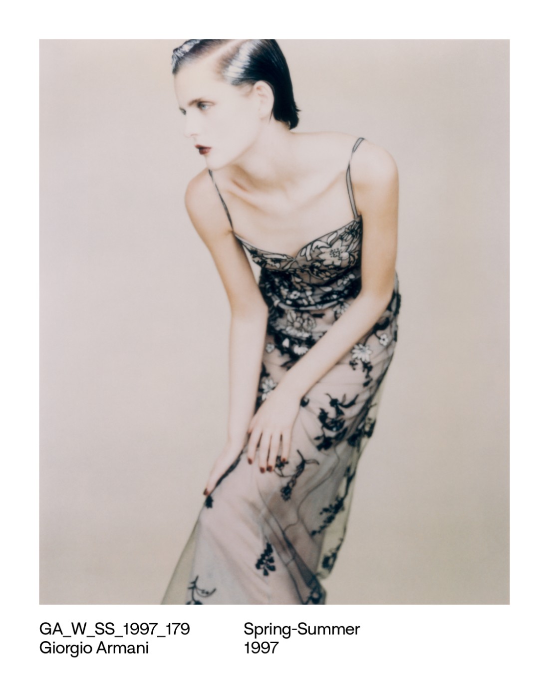 من الحملة الدعائية لمجموعة ربيع وصيف 1997، الصورة لـPaolo Roversi