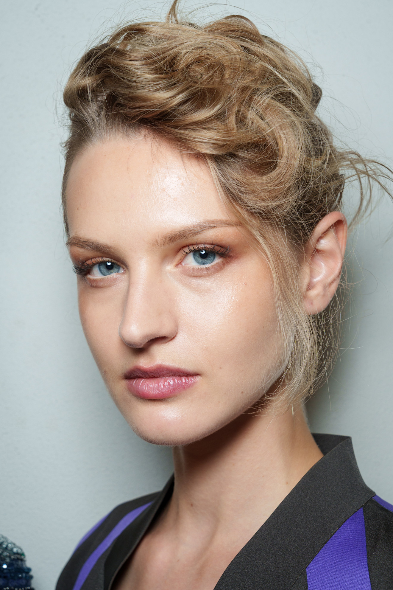 كريمات مغذية لمحيط العينين