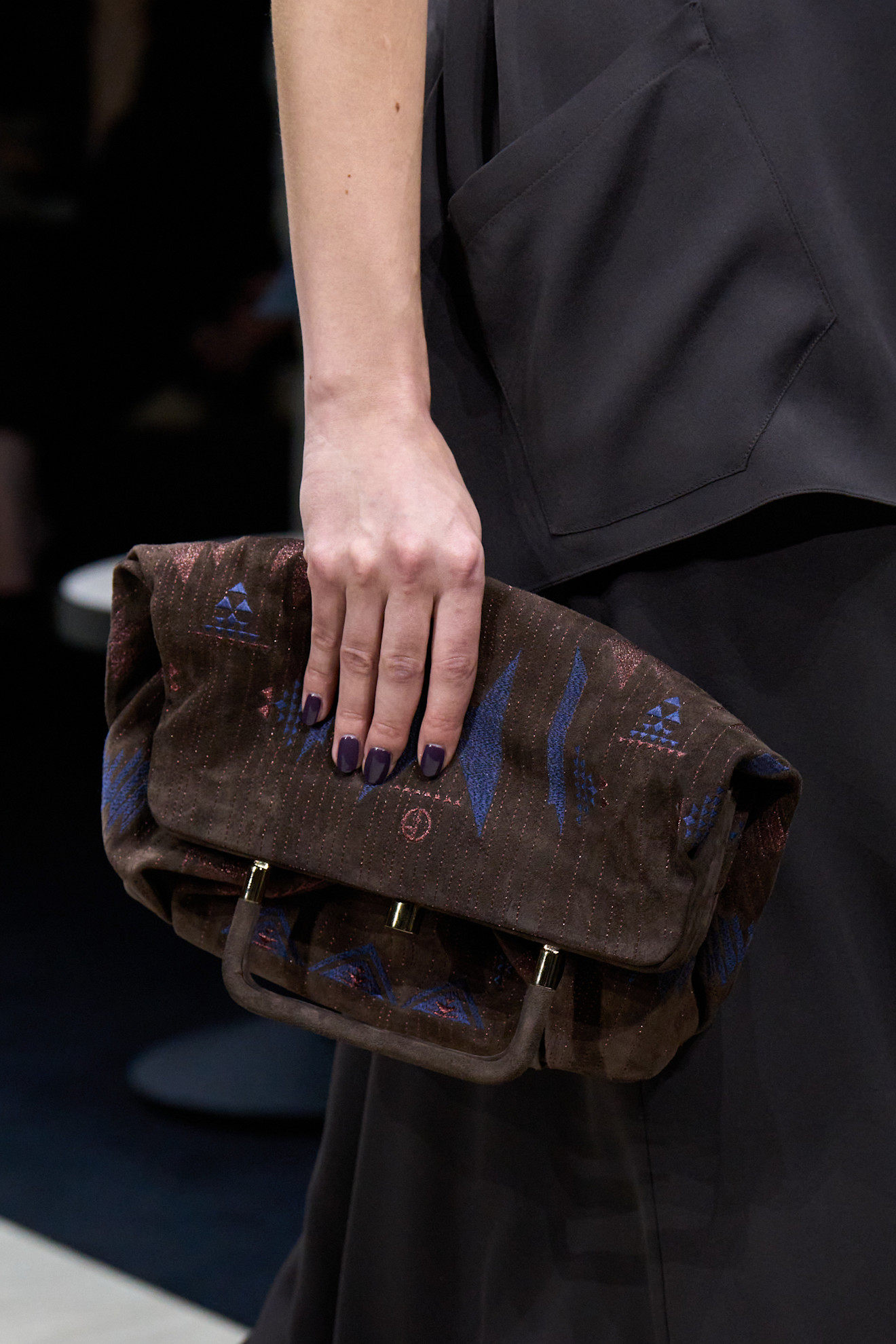 تنسيق الأزرق مع البني