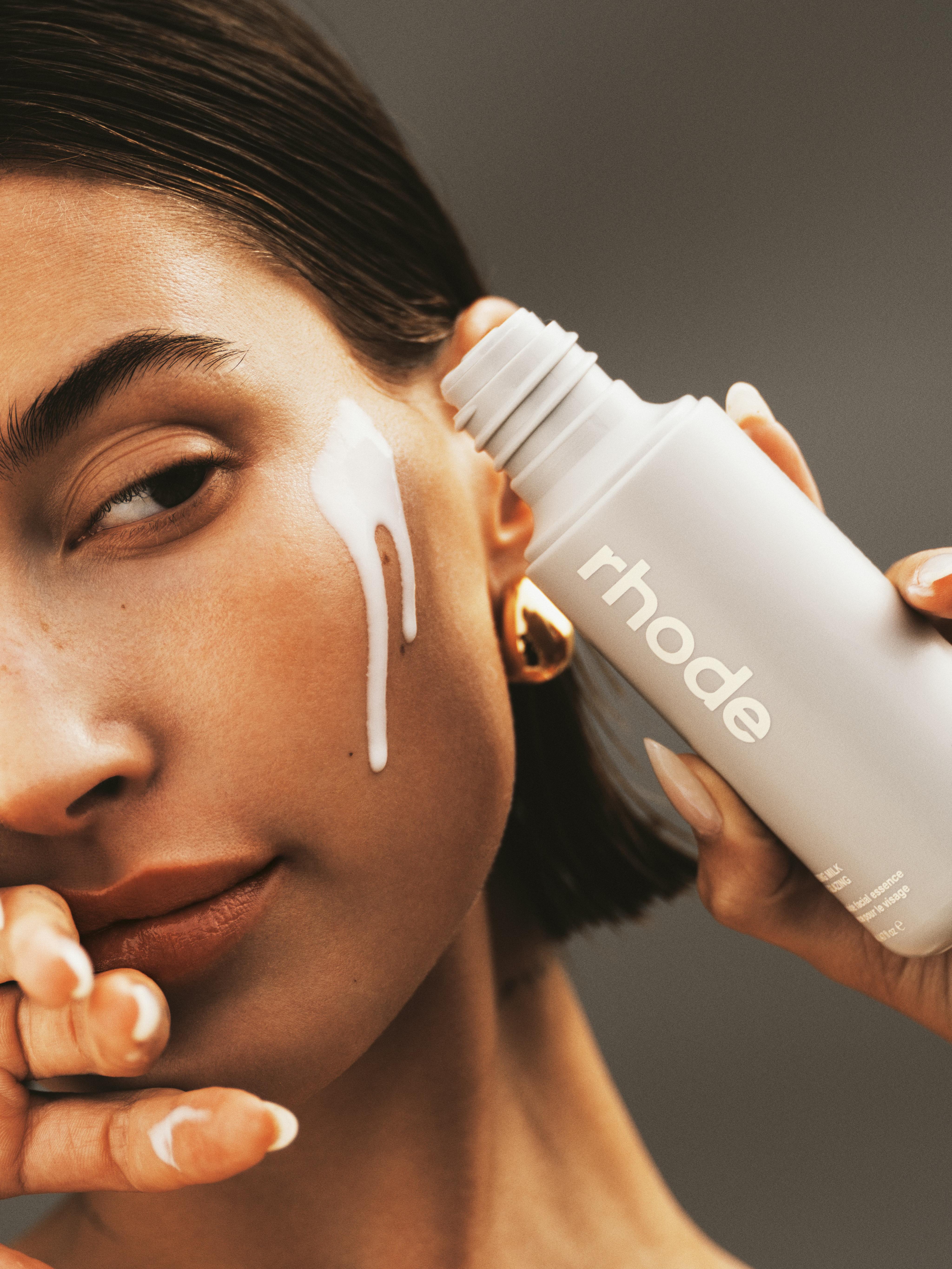 Glazing Milk من علامة رود (Rhode)