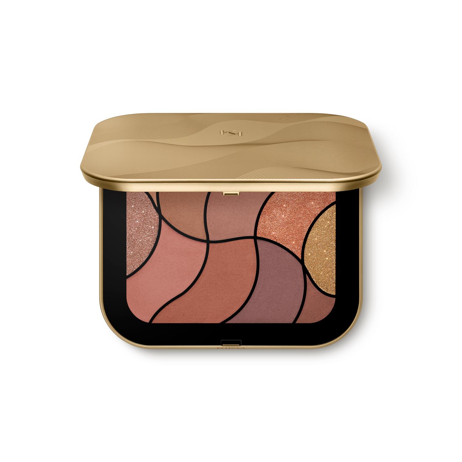 Golden Oasis Soft Dunes Eyeshadow Palette من مجموعة Golden Oasis