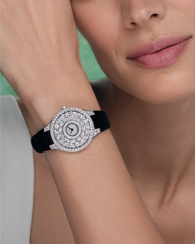 الألماس يُحلّق في حملة "باترفلاي" الجديدة من "غراف"