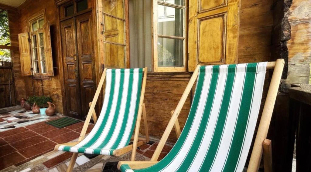 Green bunny ArtHouse