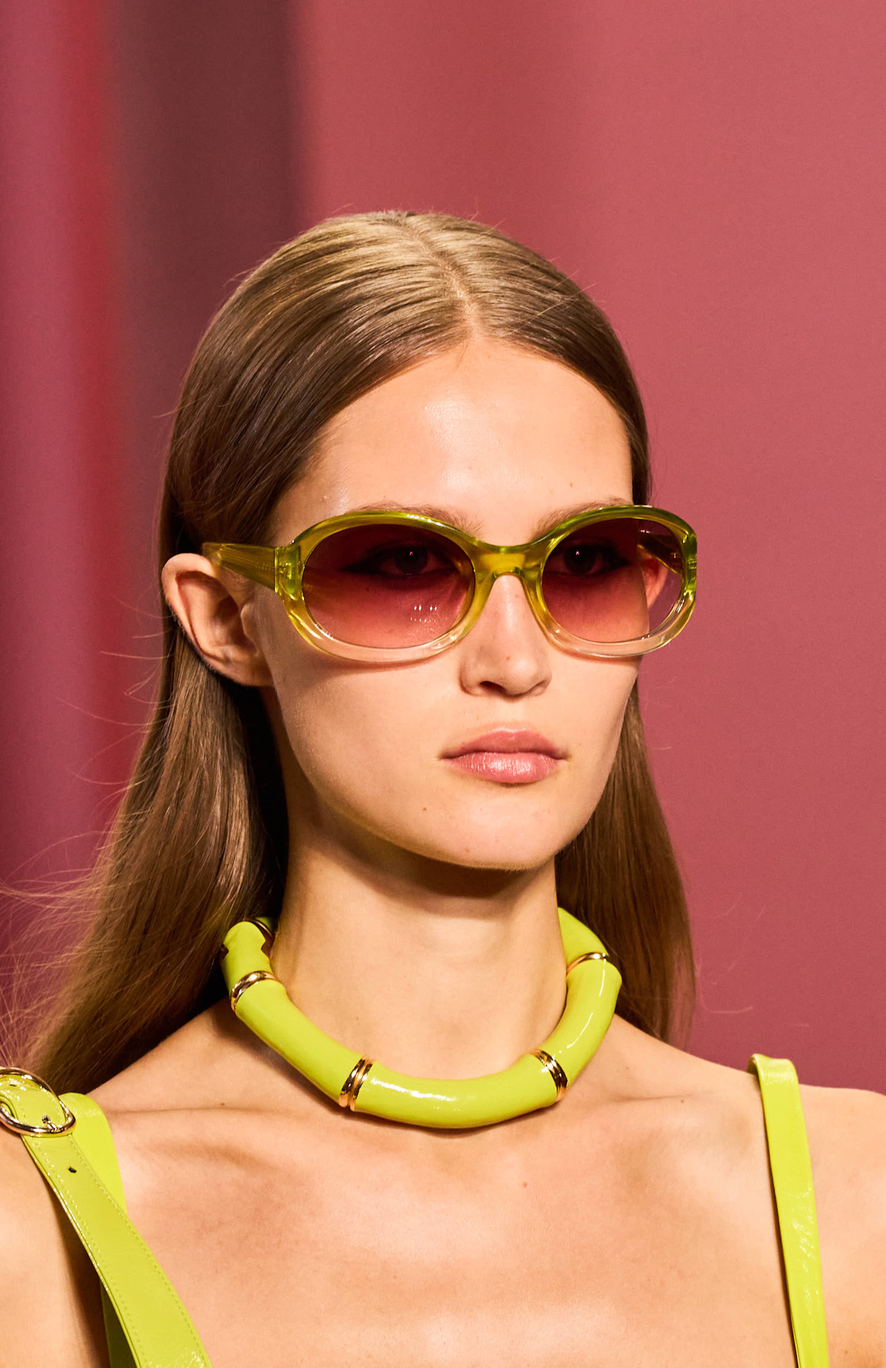 لوك صيفي منعش ونظارة شمسية من Gucci
