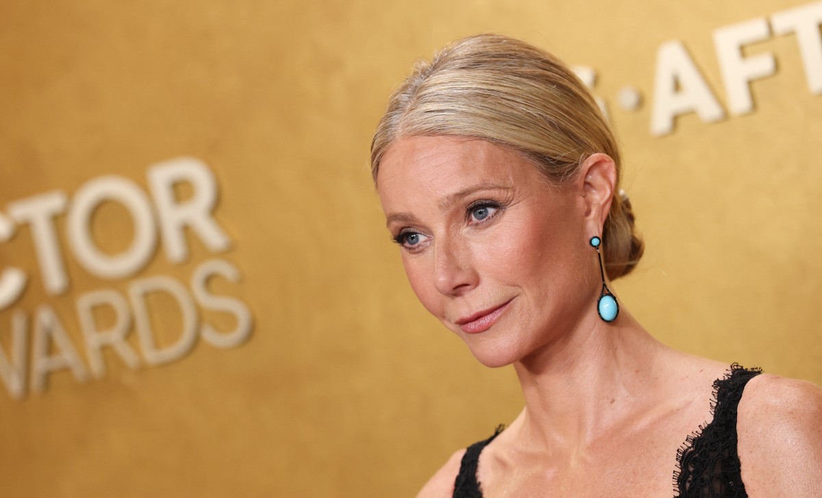 اطلالة Gwyneth Paltrow برسمات المكياج المات