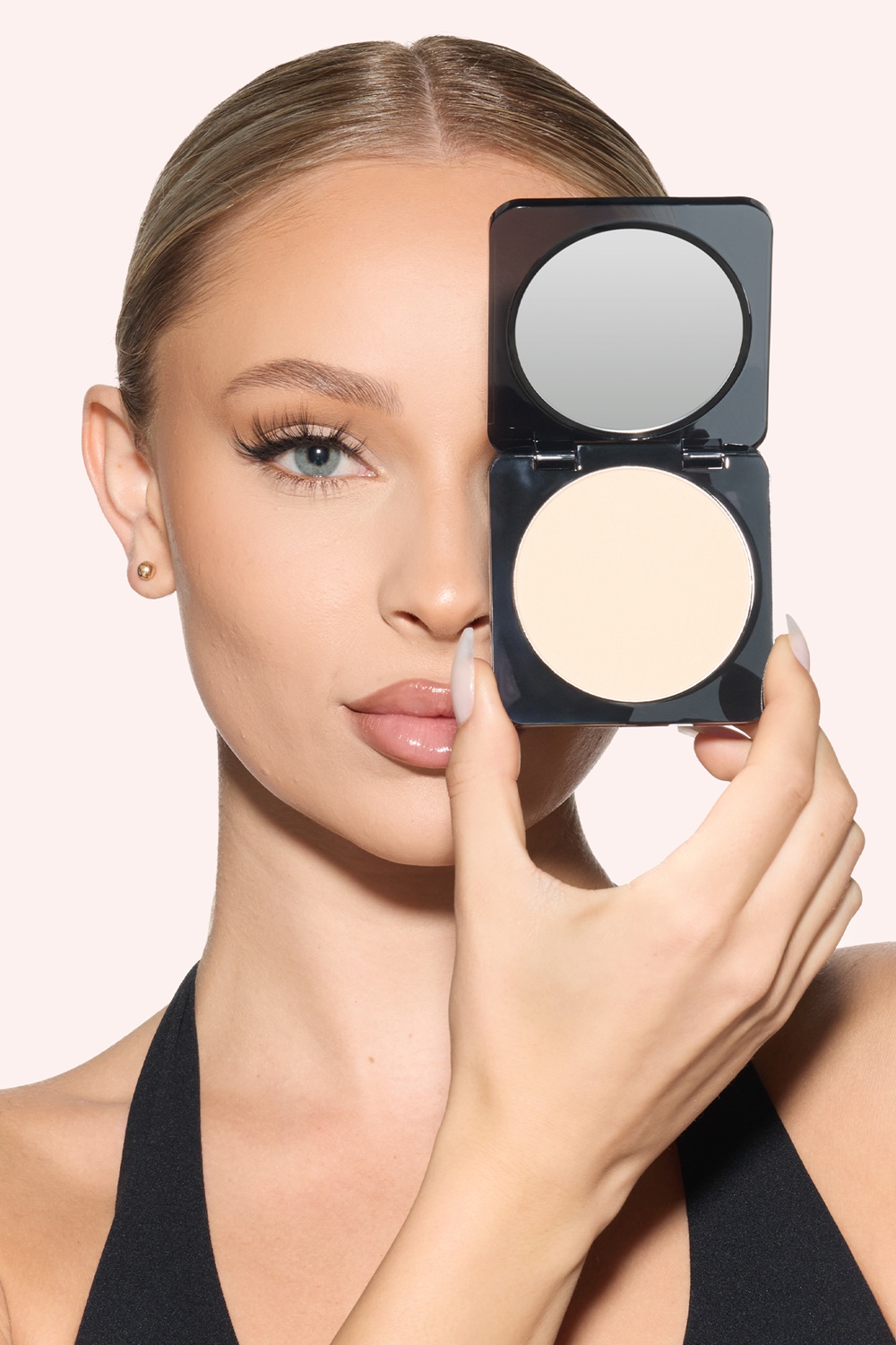 مستحضر EASY BAKE الأيقوني من Huda Beauty 