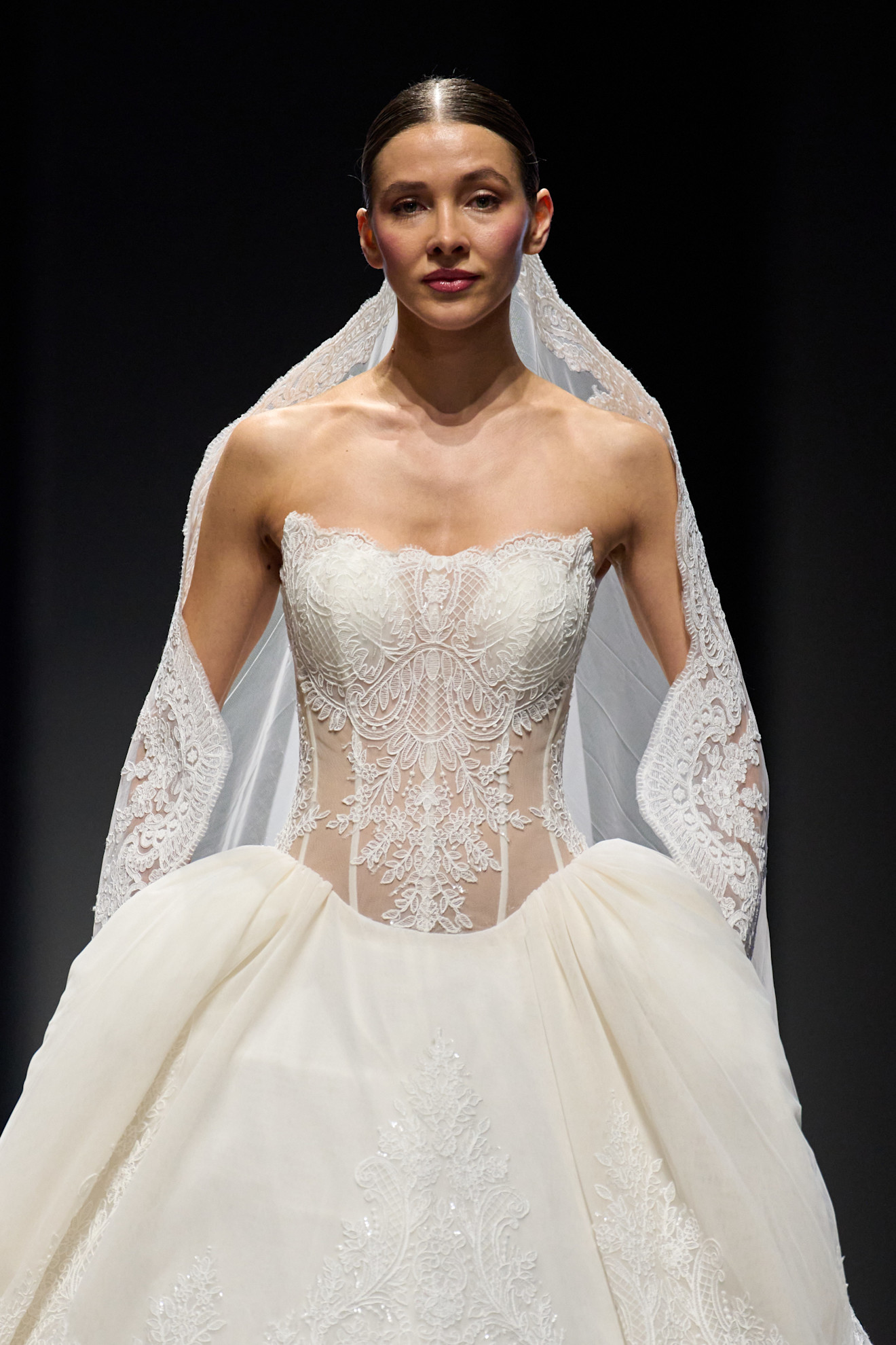 Hazar Couture من منصة ميلانو