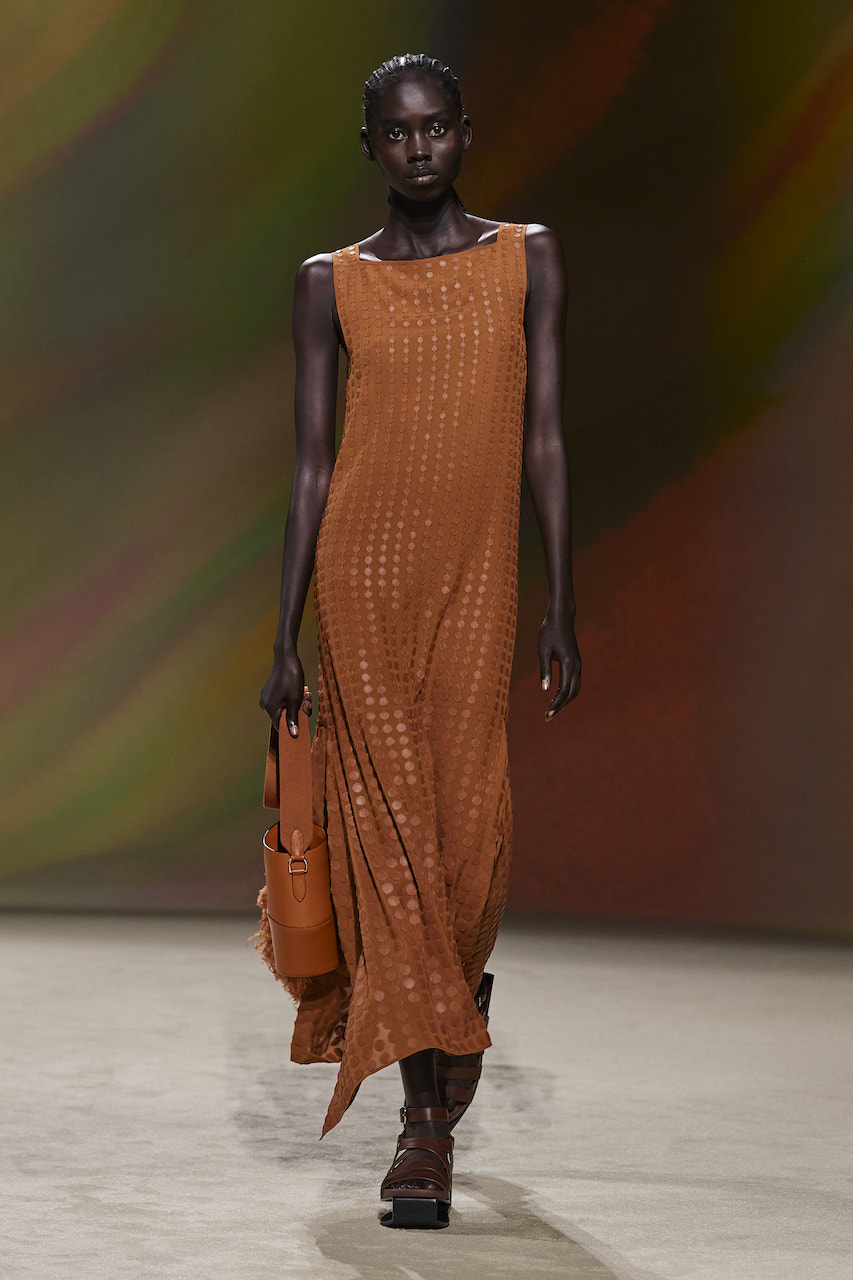 فستان ناعم بقصة منسدلة من Hermes