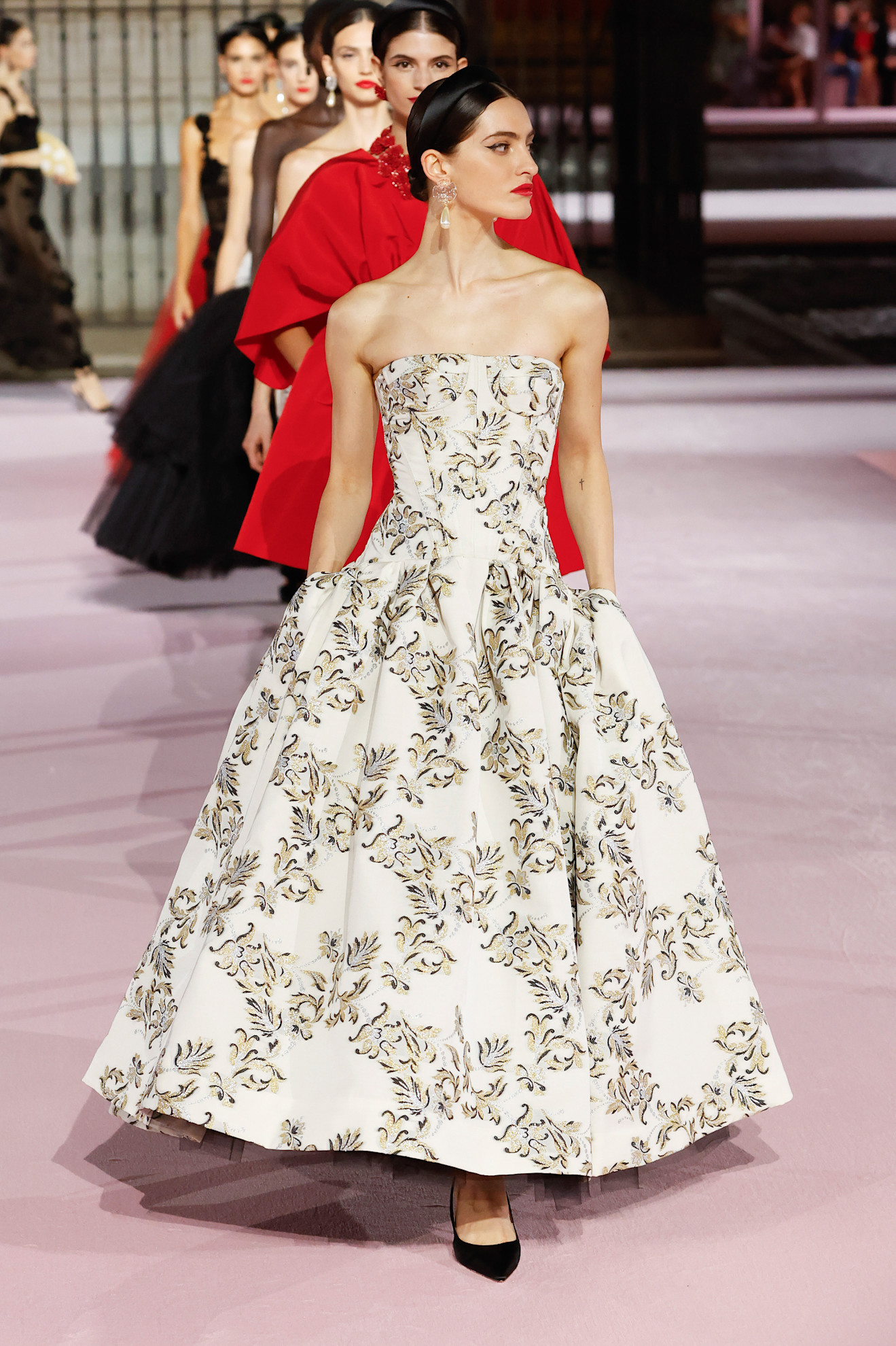 من عرض "كارولينا هيريرا" Carolina Herrera لربيع 2026