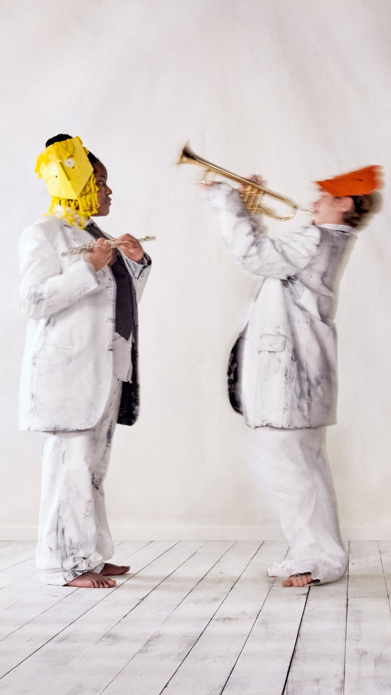 Maison Margiela تطلق فيلماً بعنوان Joy بمشاركة الفنان Max Richter وجمعية Orchestre à l’École