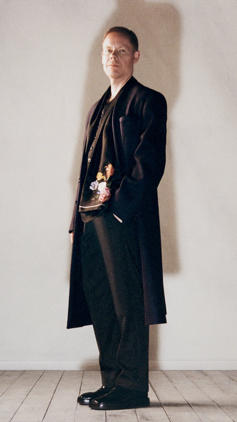 Maison Margiela تطلق فيلماً بعنوان Joy بمشاركة الفنان Max Richter وجمعية Orchestre à l’École