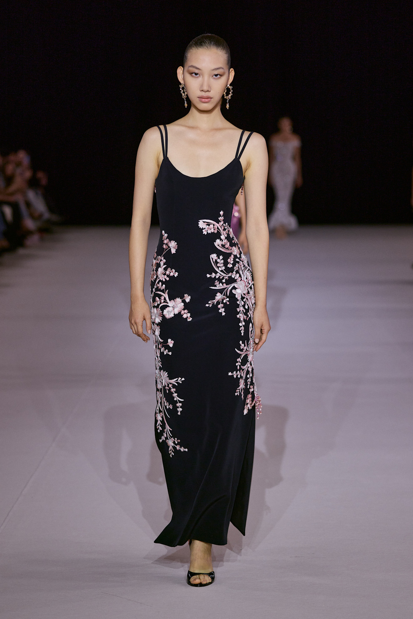 من مجموعة Georges Hobeika ربيع و صيف 2027 للملابس الجاهزة