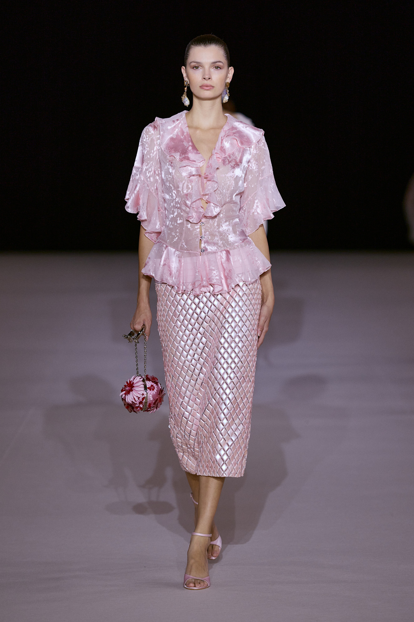 من مجموعة Georges Hobeika ربيع و صيف 2027 للملابس الجاهزة