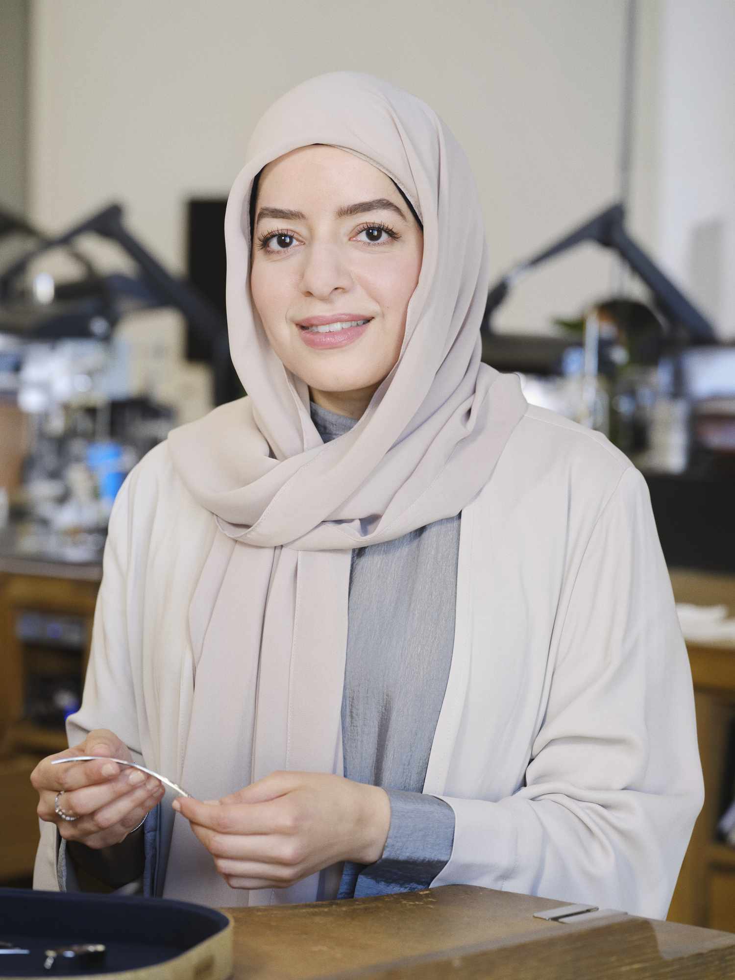 الفنانة عائشة العطيّة
