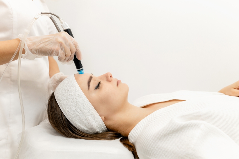 HydraFacial خيار مثالي للبشرة الباهتة، المتعبة، الجافة أو المختلطة