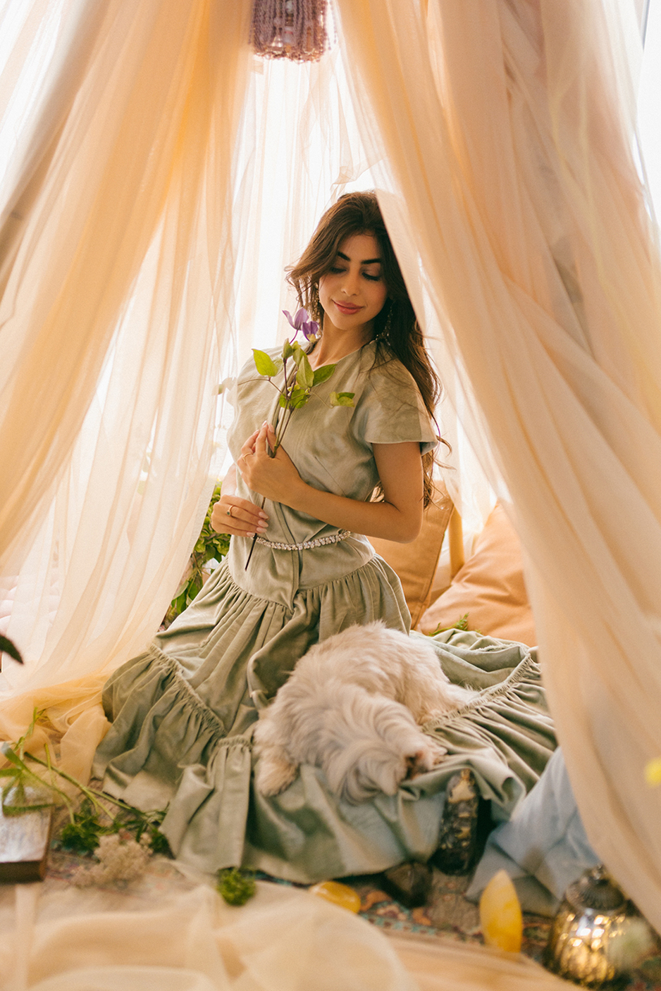 الفنانة والكاتبة السعودية لينا الناصر