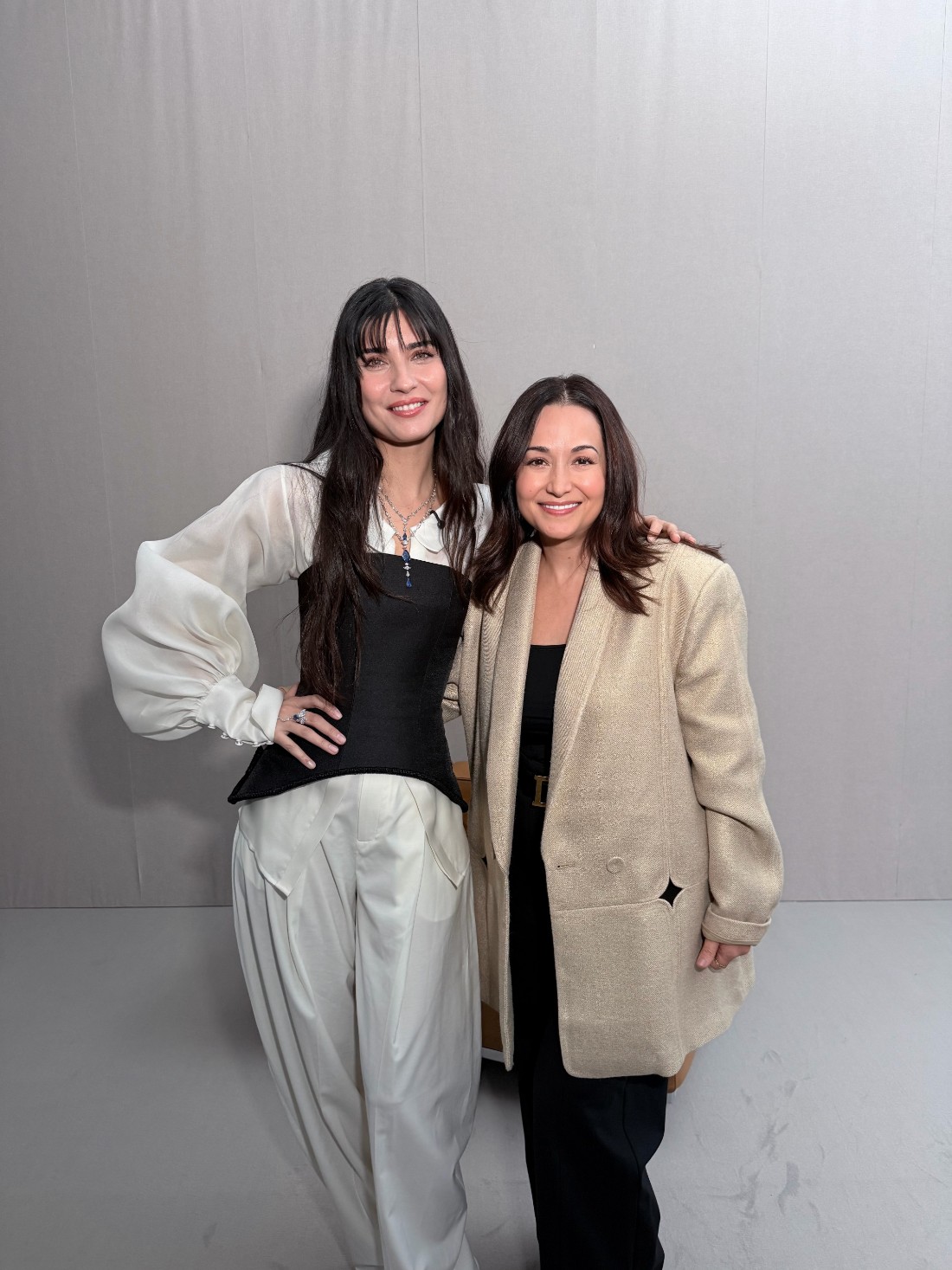 رئيسة التحرير مي بدر مع النجمة التركية "توبا بويوكستون" 