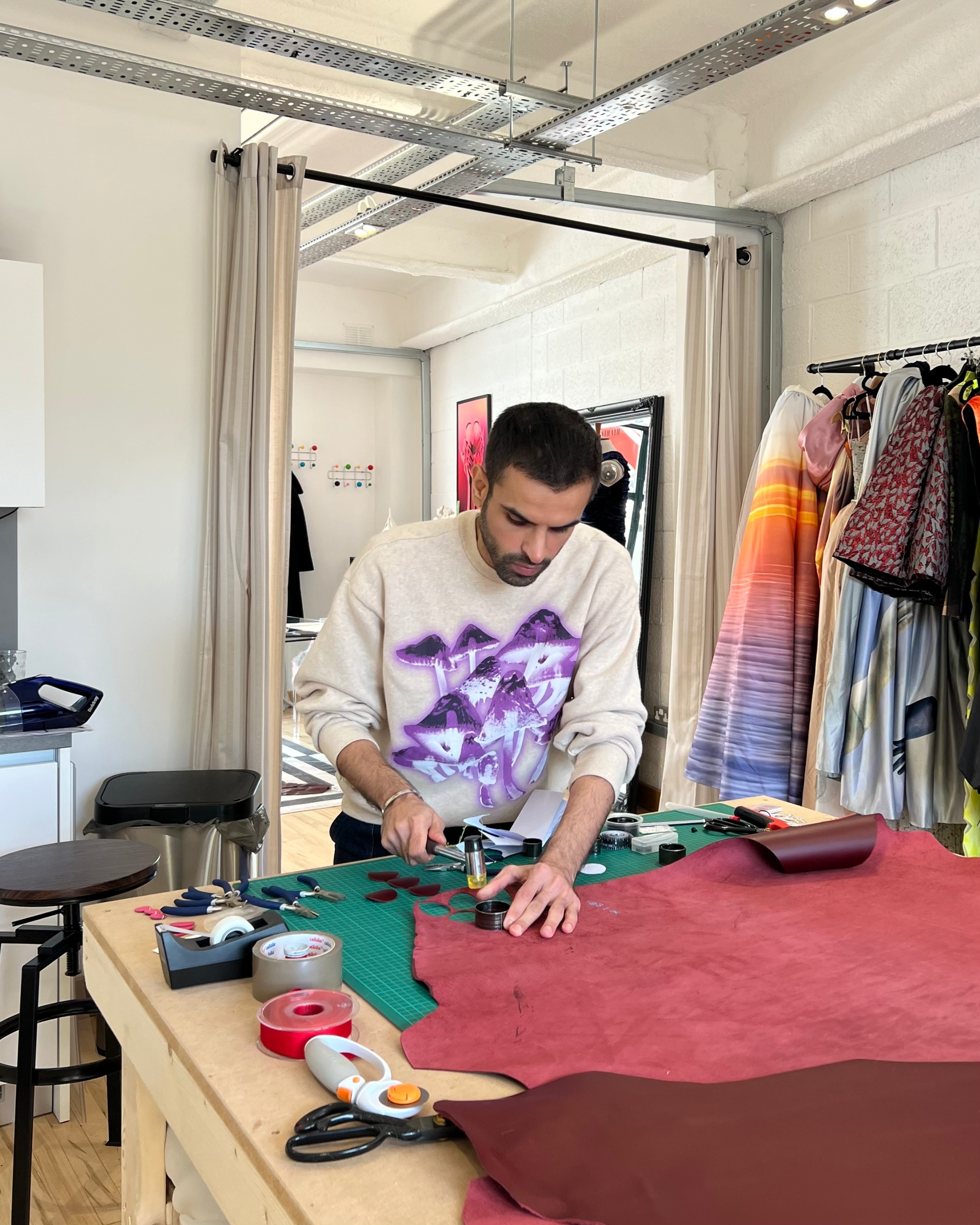 المصمم السعودي زياد البوعنين. الصورة مقدمة من المصمم نفسه