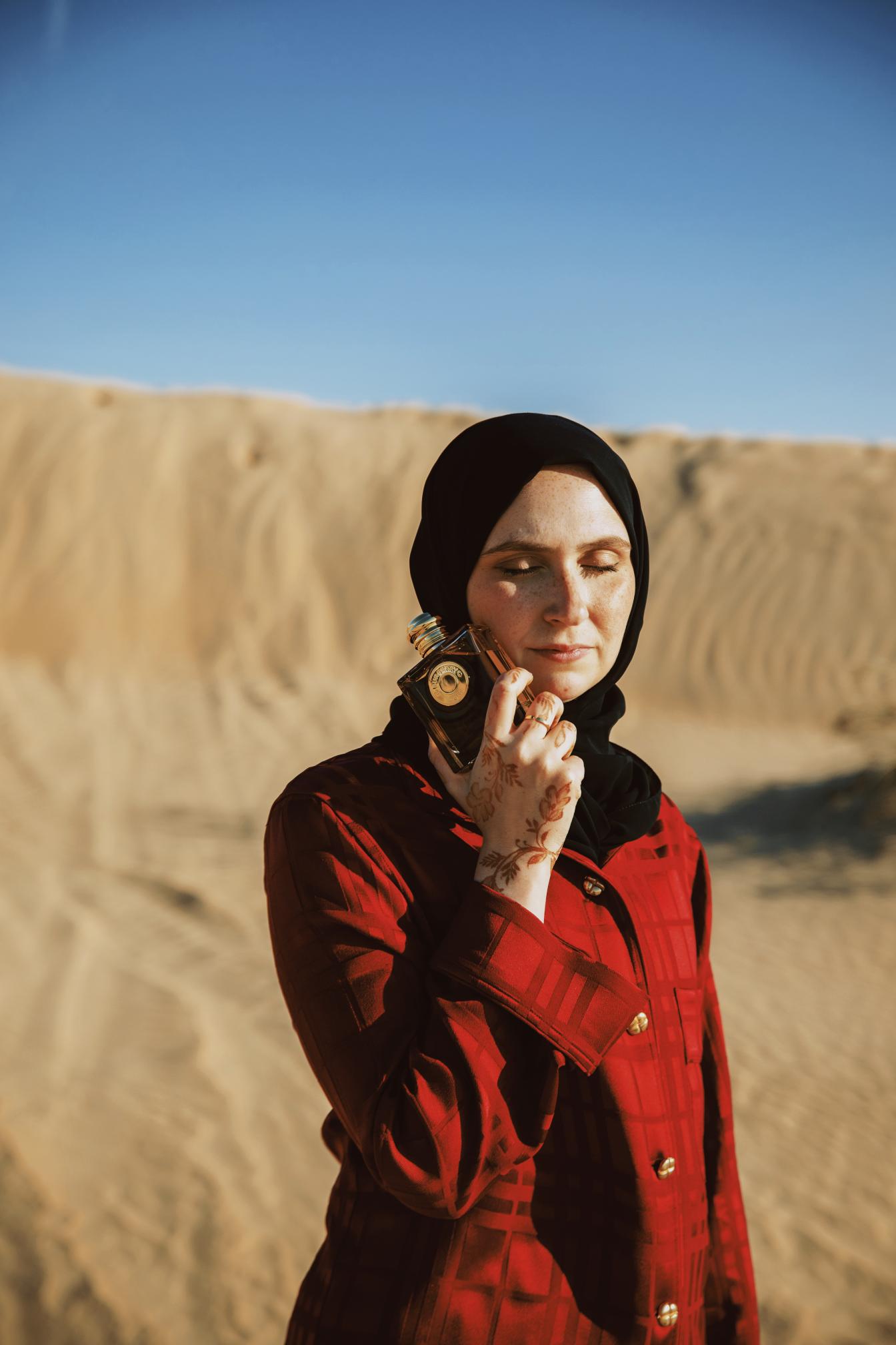 زهرة لاري، أول متزلجة فنية إماراتية في العالم