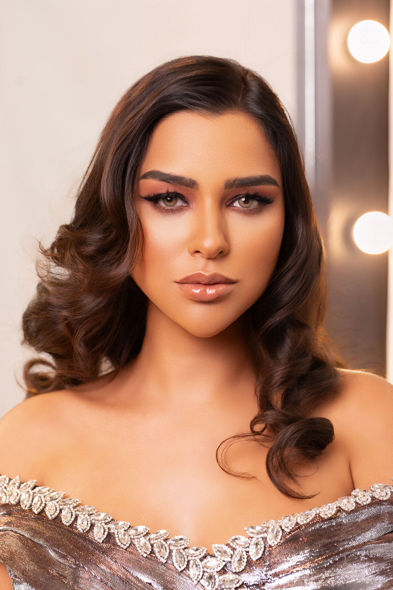 مكياج بأنامل خبير التجميل ديمتري سليم