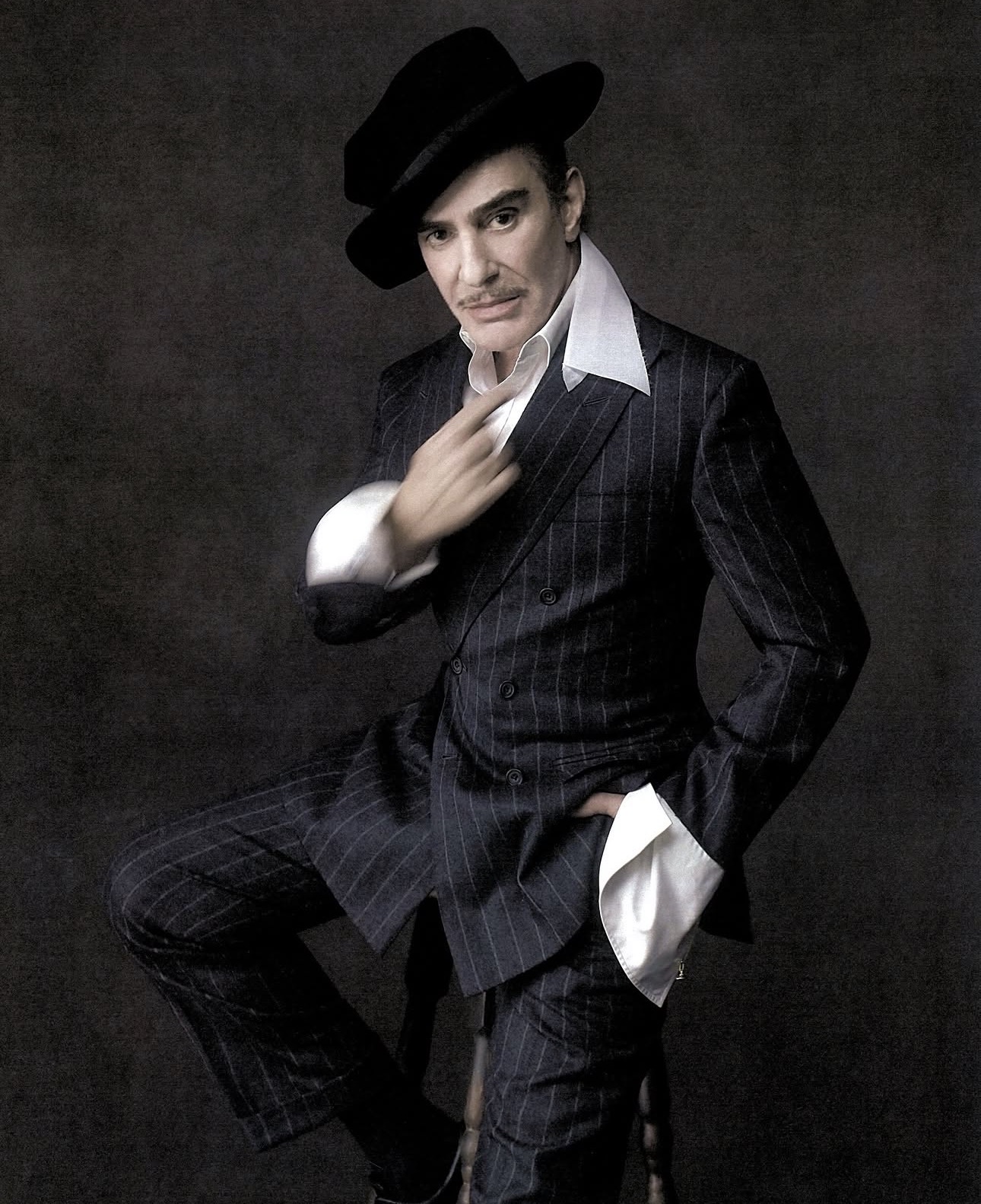 John Galliano في شراكة إبداعية تمتد لعامين مع Zara. الصورة من حساب العلامة على الانستغرام.