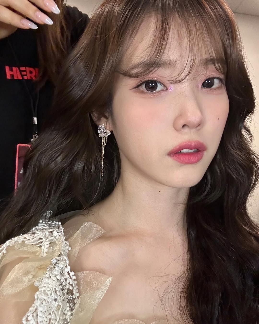 IU