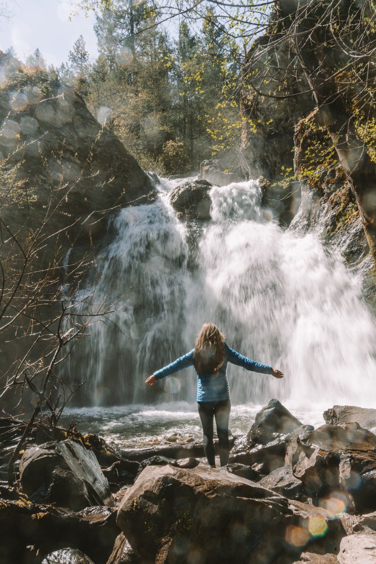 كاليفورنيا، سيسكيو، شلالات فيري، الولايات المتحدة الأمريكية – حقوق الصورة: Michelle Halpern/ livelikeitsthewknd.