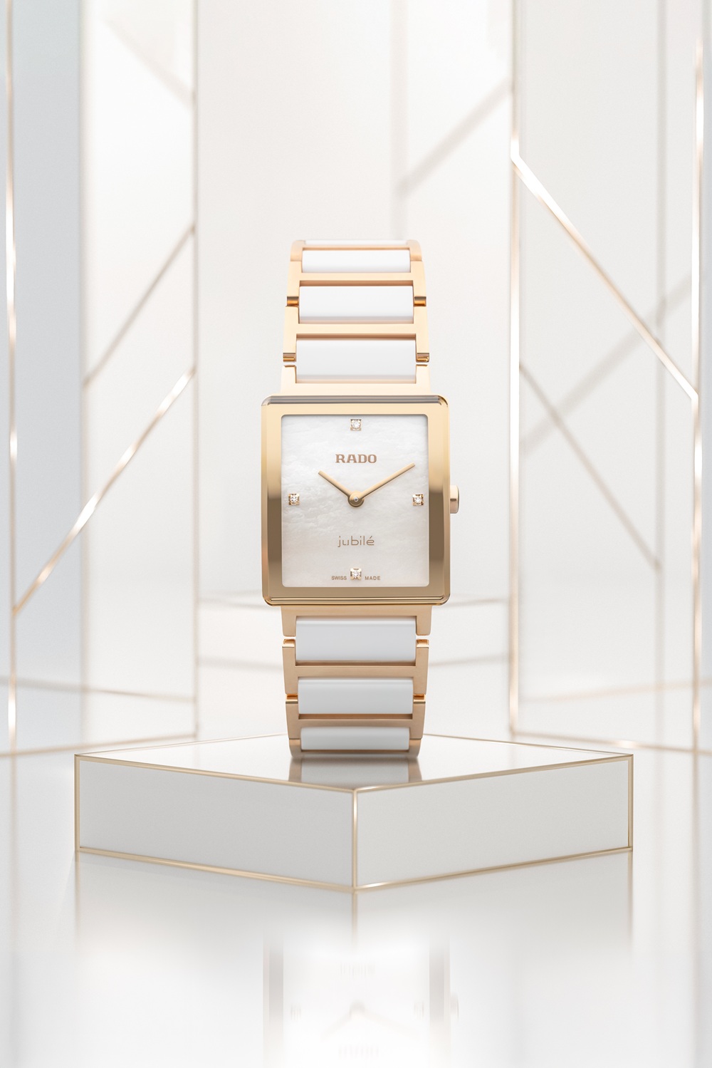 مدير التحرير عدنان الكاتب خلال الاحتفال