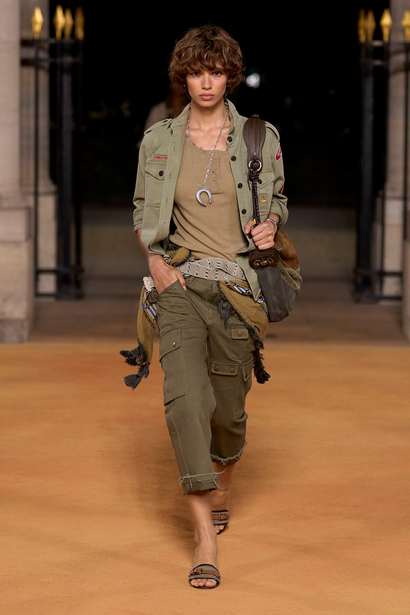 Isabel Marant الأكسسوارات تكمل كل إطلالة