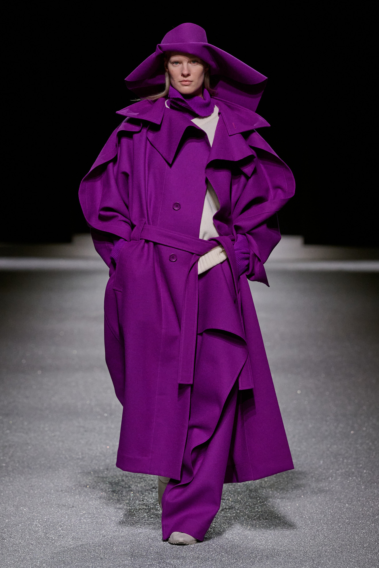 Issey Miyake اللون البنفسجي في مجموعة