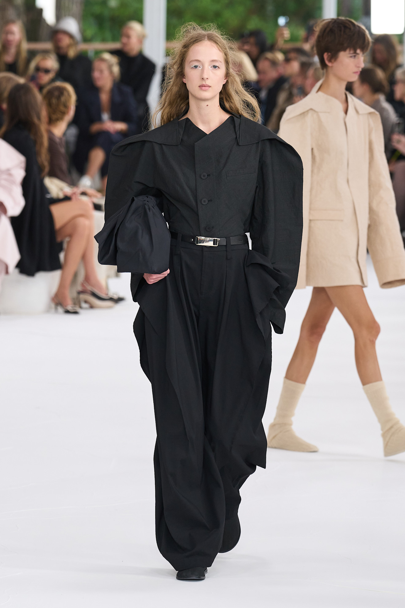 Issey Miyake سراويل عصرية واسعة من