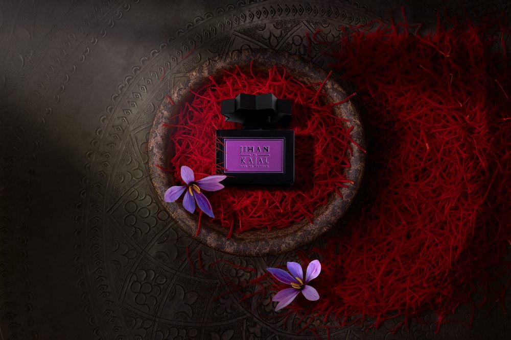 مرطبان زعفران صغير يشعل شرارة الإلهام لابتكار عطر "JIHAN"