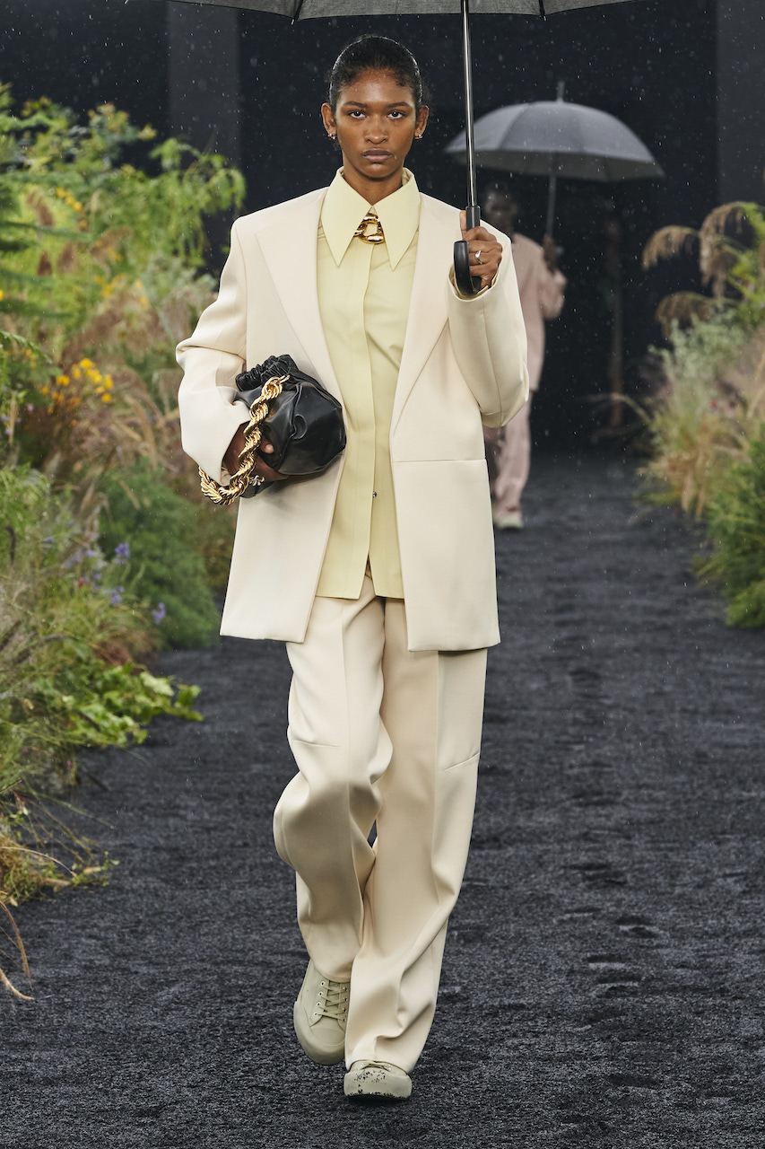 بدلة رسمية باللون الأبيض السكري من Jil Sander