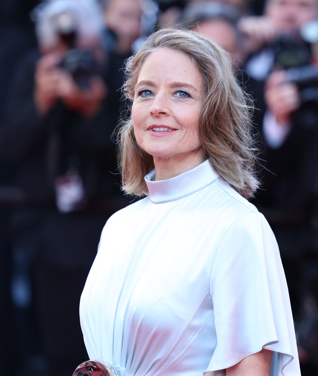 اطلالةJodie Foster بالمكياج الازرق الفاتح