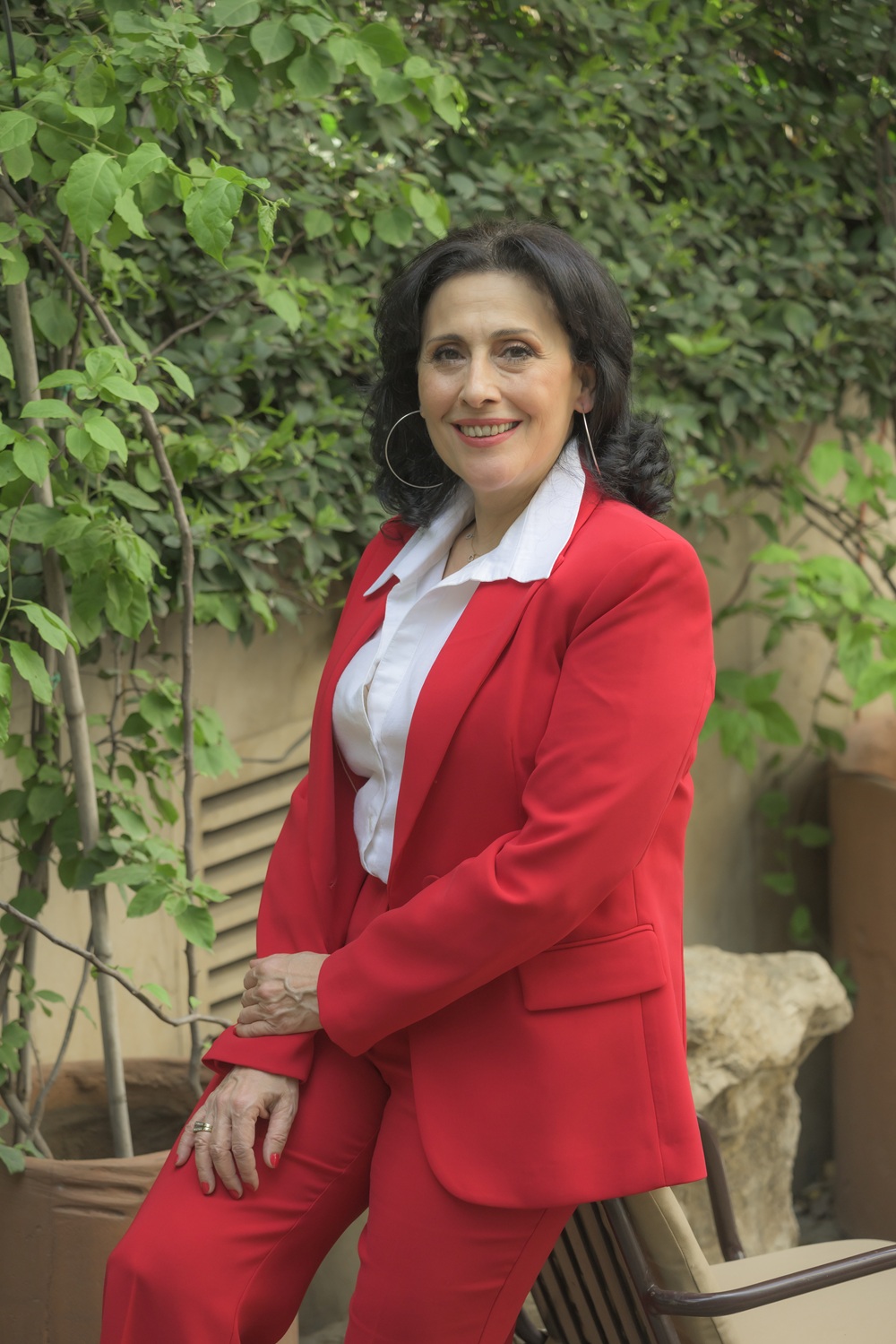 أيقونة لبنانية تعيد تعريف الشخصية الدرامية بين المسرح والشاشة جوليا قصّار لـ"هي": أرى في كل شخصية أجسدها مساحة مختلفة لاكتشاف الإنسان في داخلي