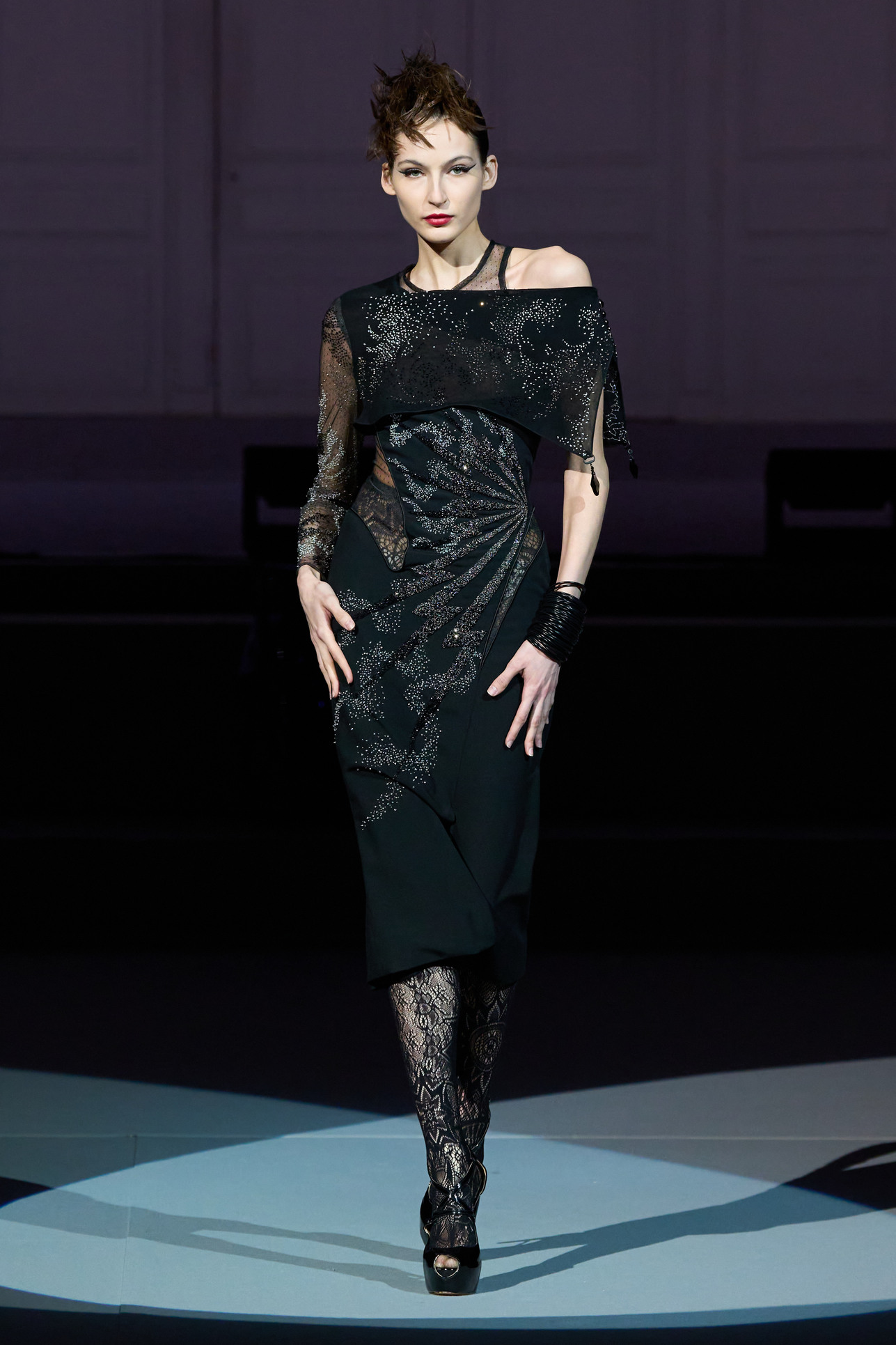 موضة الفساتين المطرزة