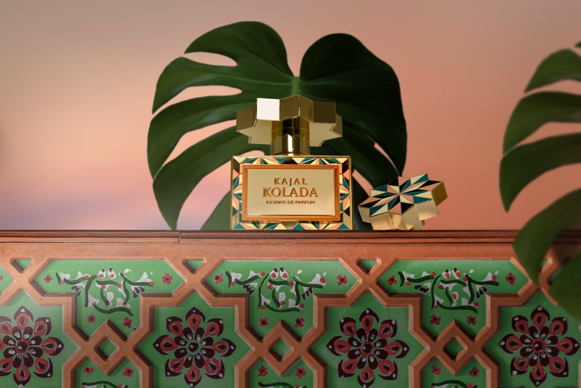 عطر لا مثيل له برائحة كوكتيل "بينا كولادا" الشهير  من Kajal