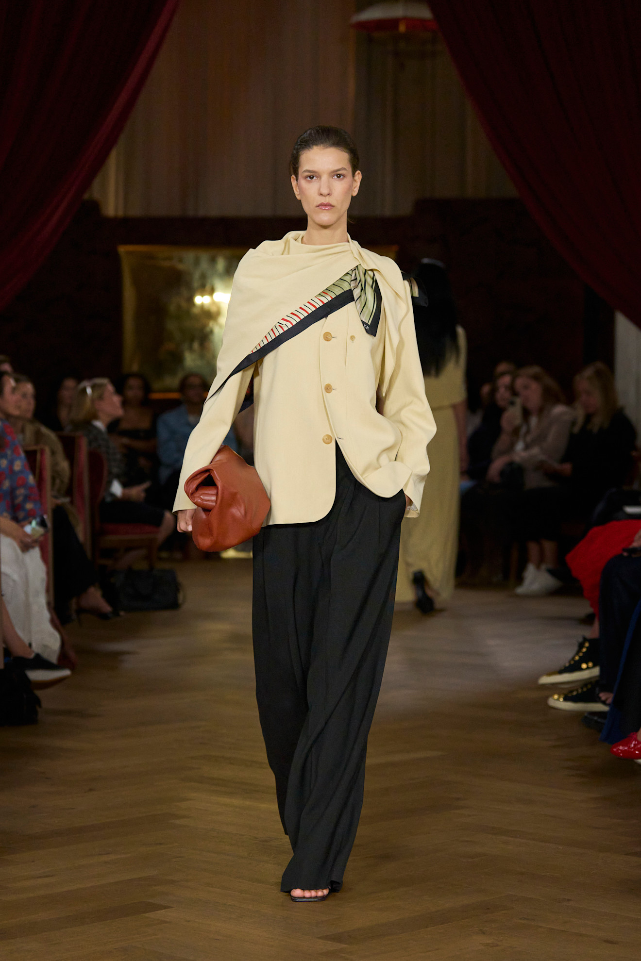 Kallmeyer الوشاح مع الإطلالة الرمسة من