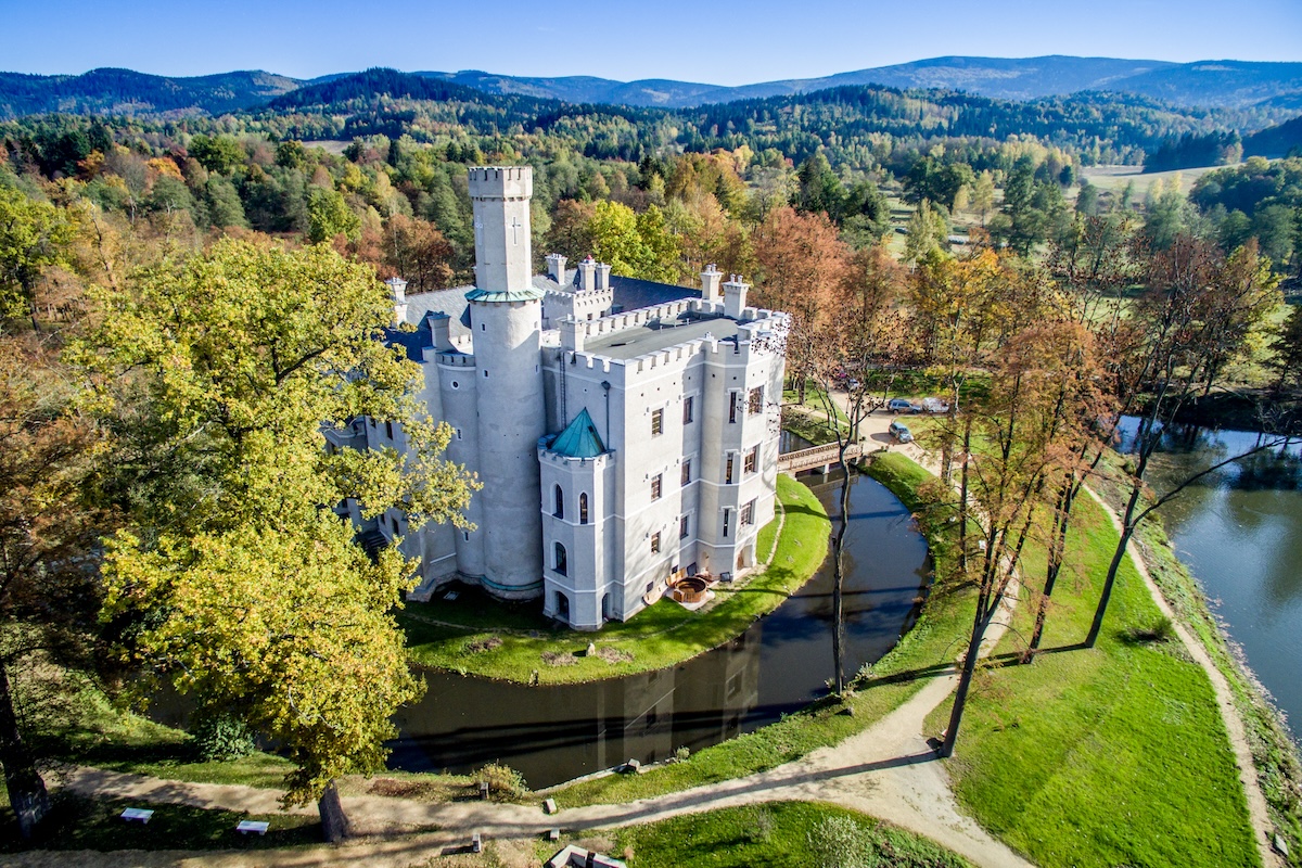 أفضل فنادق القلاع في أوروبا للإقامة في رحلات شهر العسل