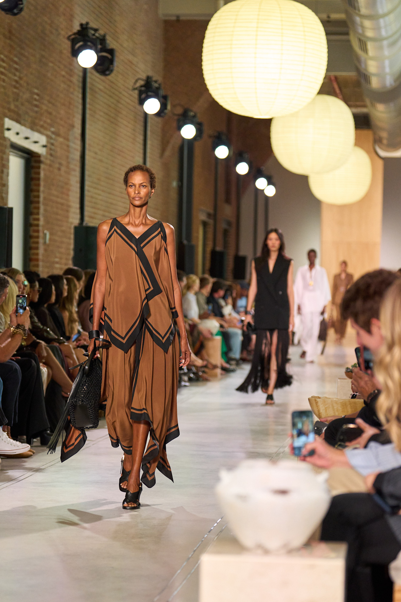 من عرض "مايكل كورس" Michael Kors لربيع 2026