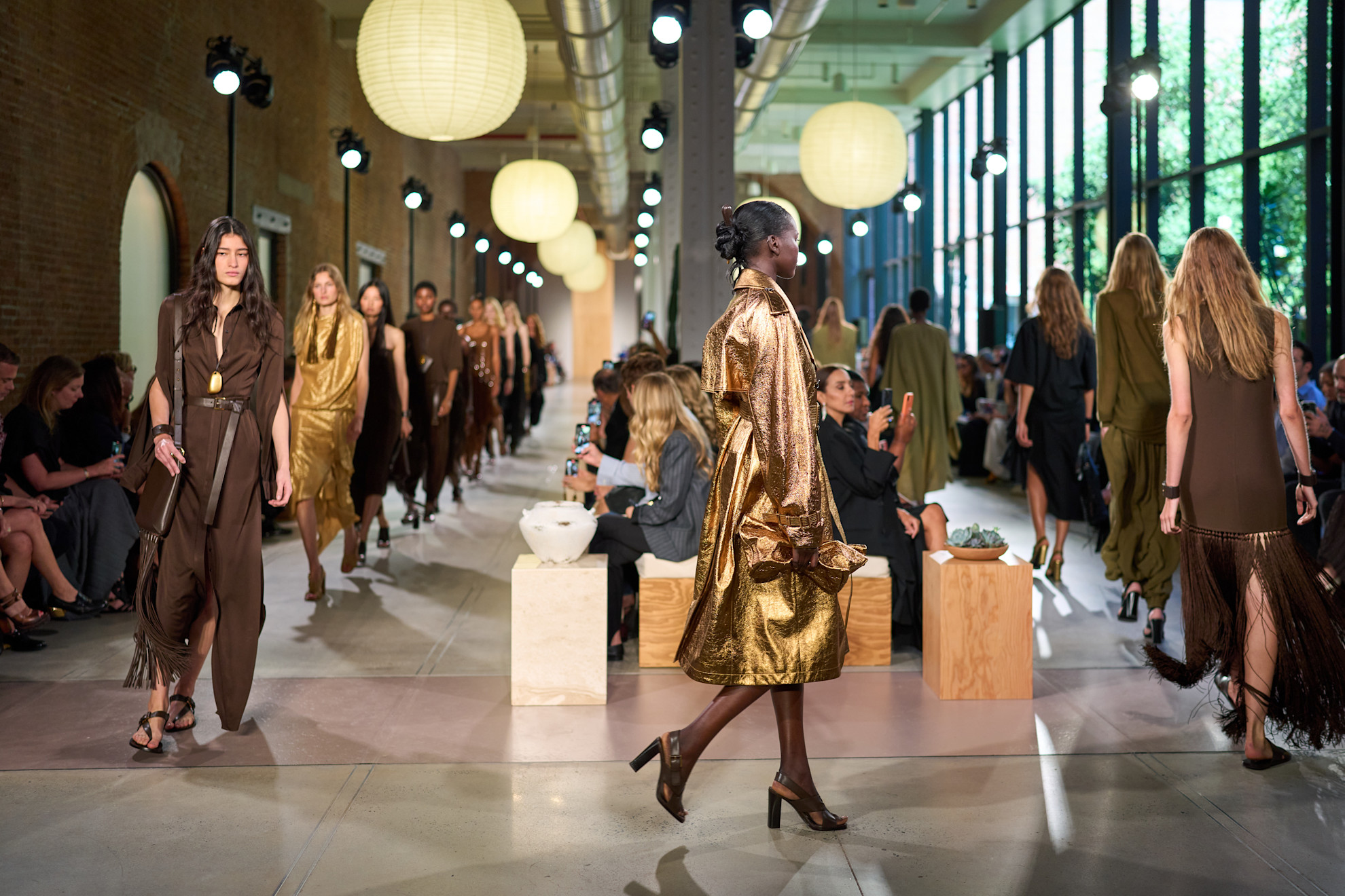 من عرض "مايكل كورس" Michael Kors لربيع وصيف 2026