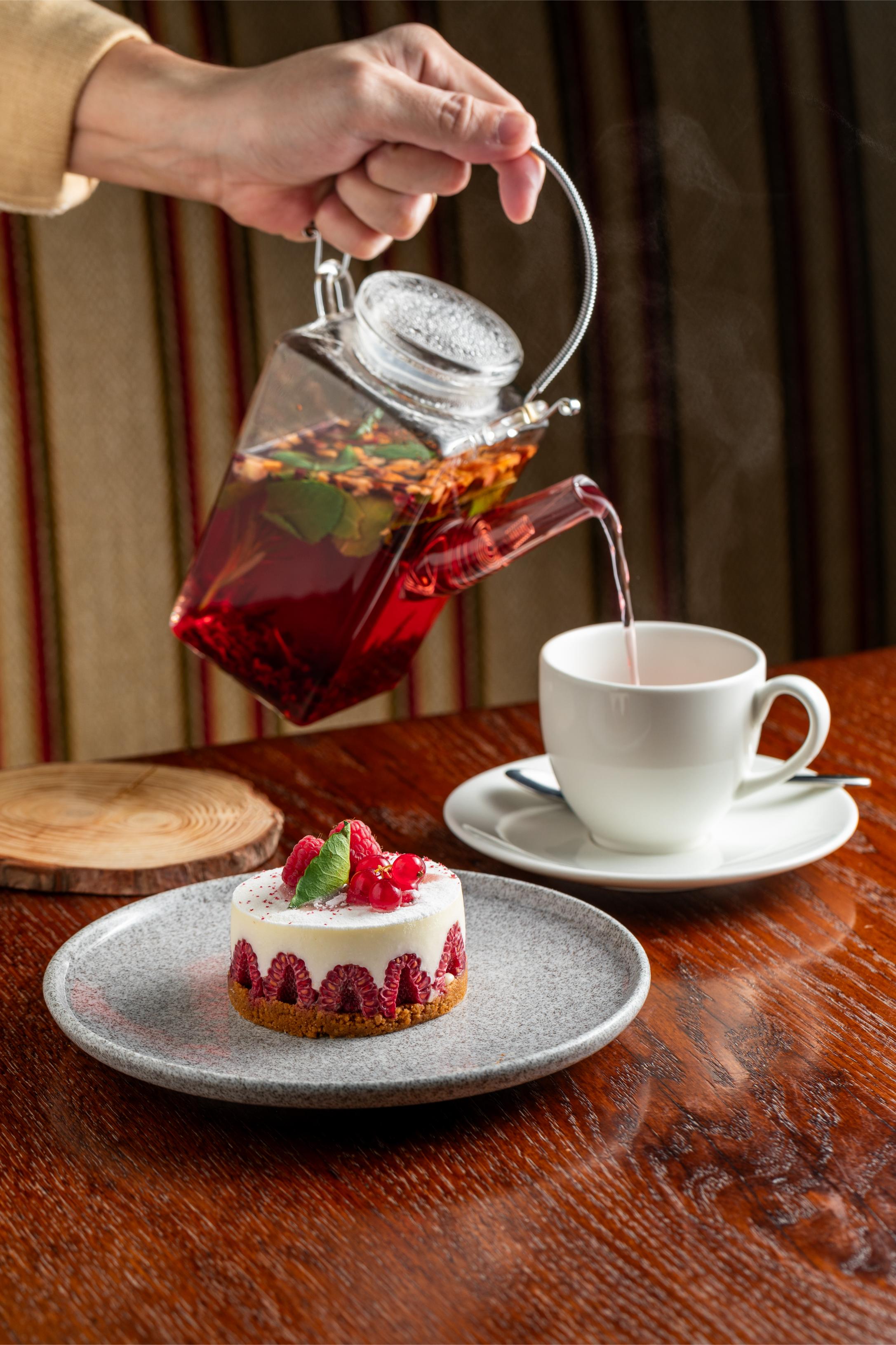 L'ETO's Afternoon Tea