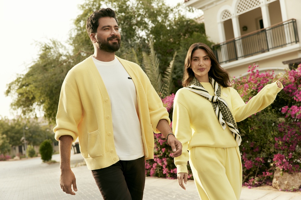 LACOSTE تطلق تشكيلة رمضانية مصغّرة بالتعاون مع الثنائي معتصم النهار ولين برنجكجي