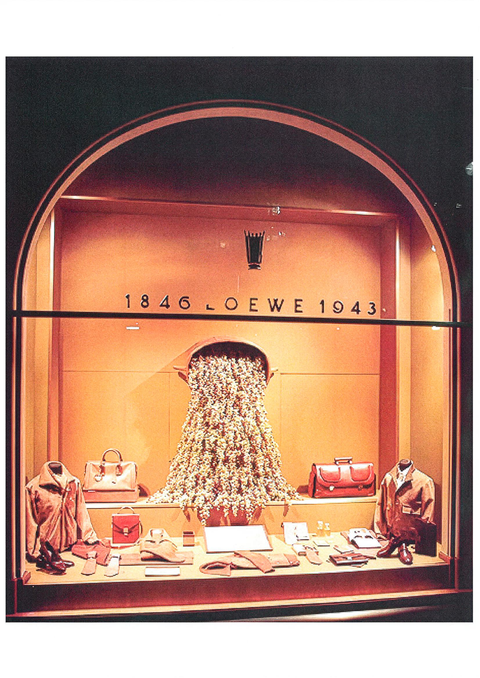 من الصور الأرشيفية لدار Loewe التي تم إطلاقها بمناسبة 180 عاما.