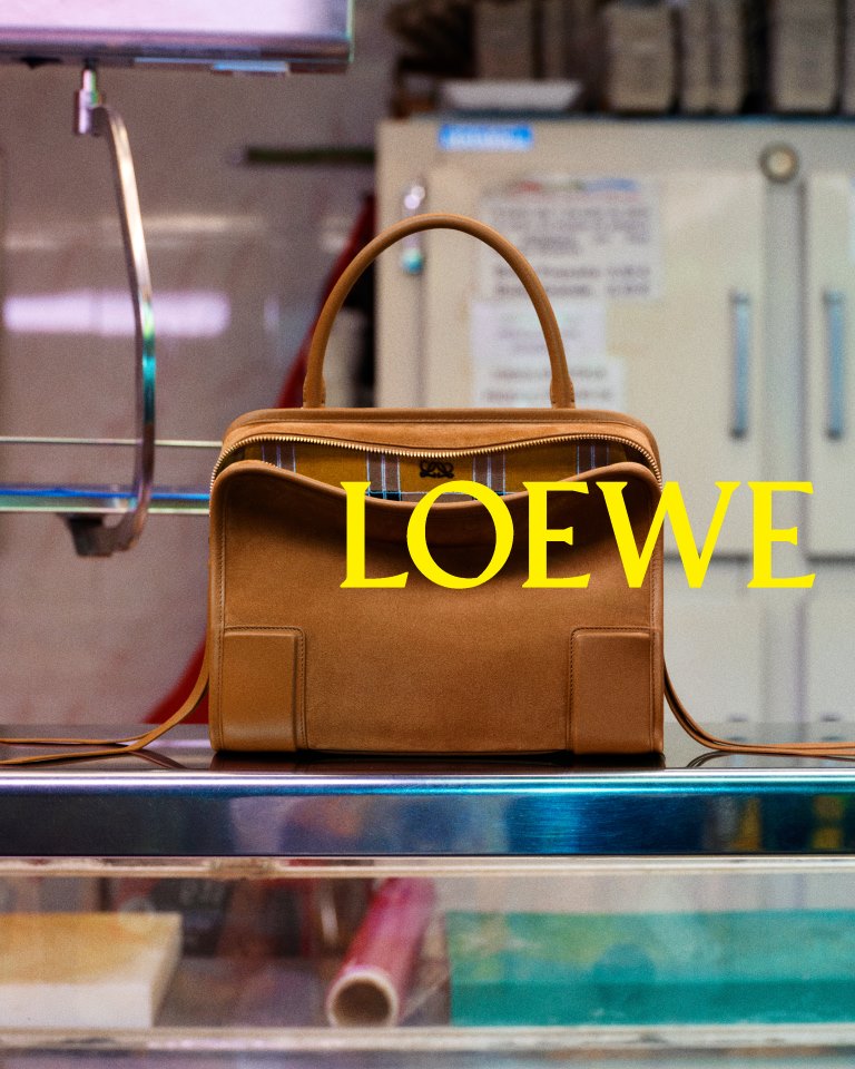 LOEWE تطلق حملتها الترويجية لتشكيلة ما قبل ربيع وصيف 2027