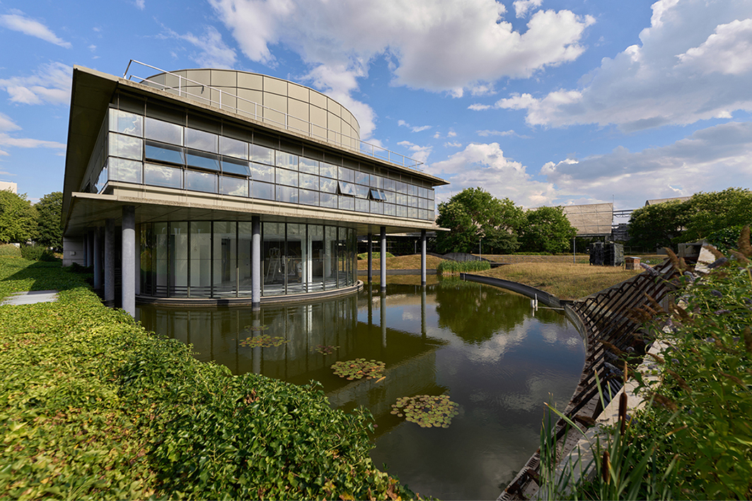 "هي" تدخل المصنعين المكرّسين لإنتاج عطور مجموعة L’OREAL