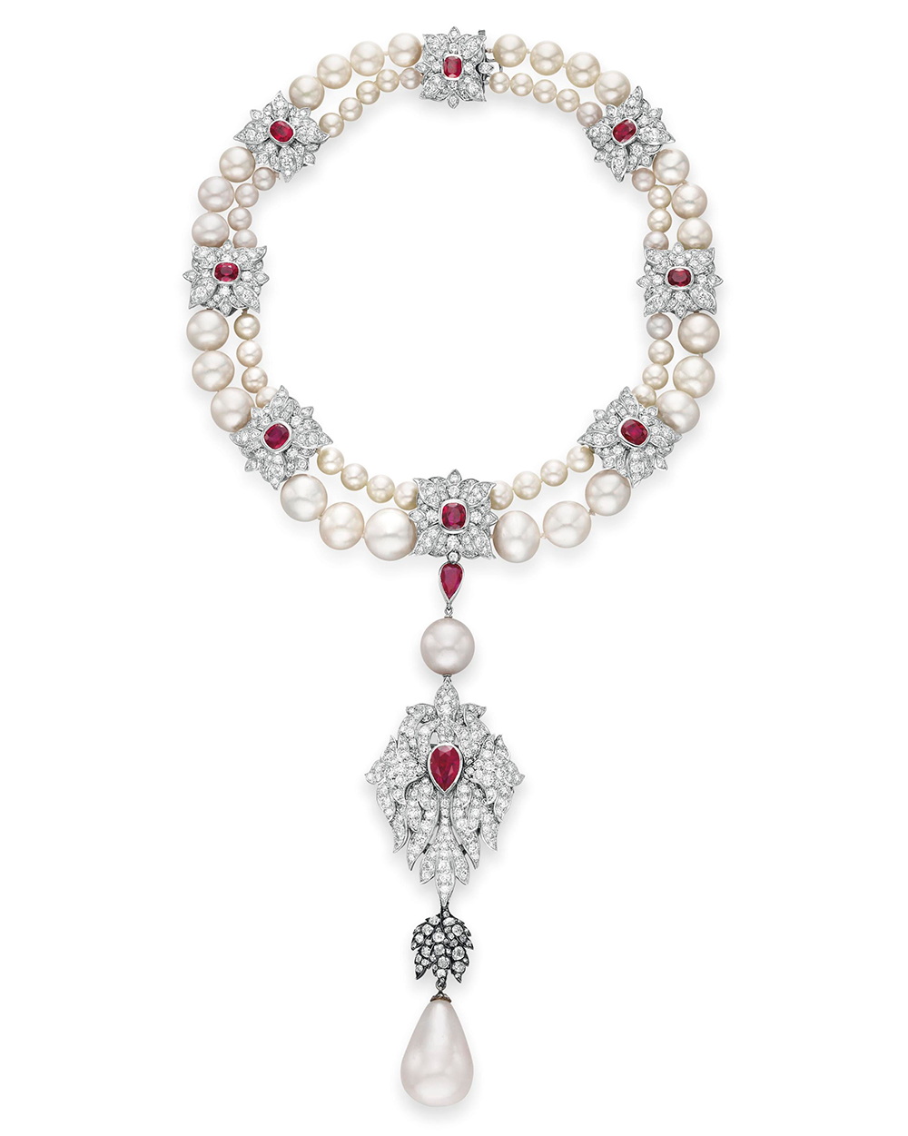 عقد لا بيريجرينا من اللؤلؤ والماس والياقوت من كارتييه